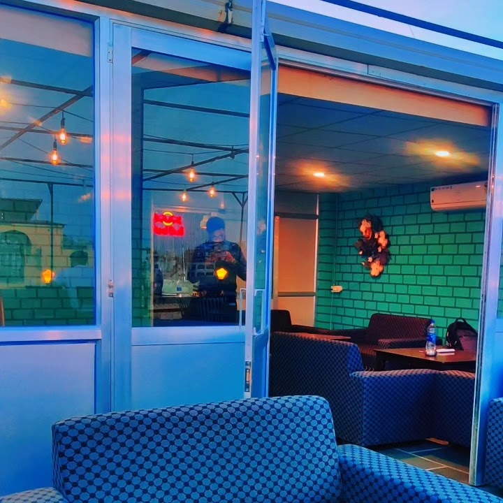 Six Sense Cafe - Best Sheesha/Hookah in Udaipur