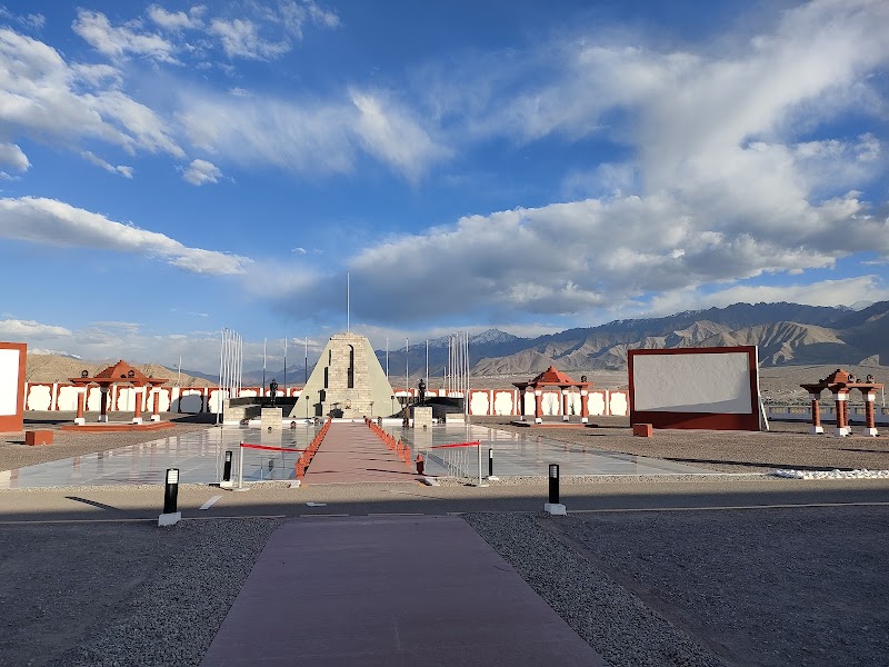 War Memorial Statue Leh