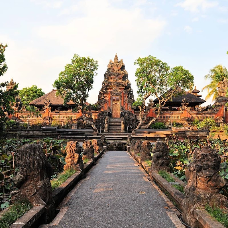 Pura Taman Kemuda Saraswati (Water Palace)