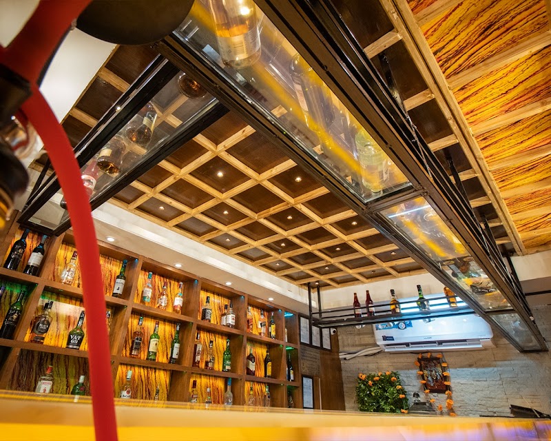 Ibex Lounge Bar & Restaurant - Best Live Music Bar/Food and Drinks Bar/Hookah Bar/Best Bar in Manali