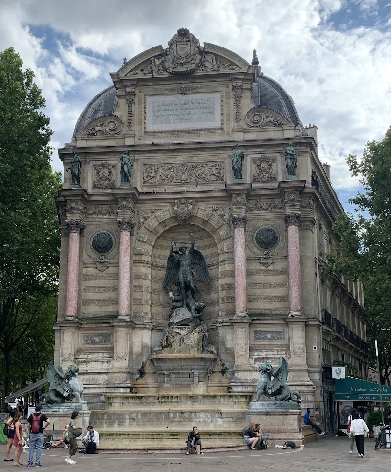 Fontaine Saint-Michel