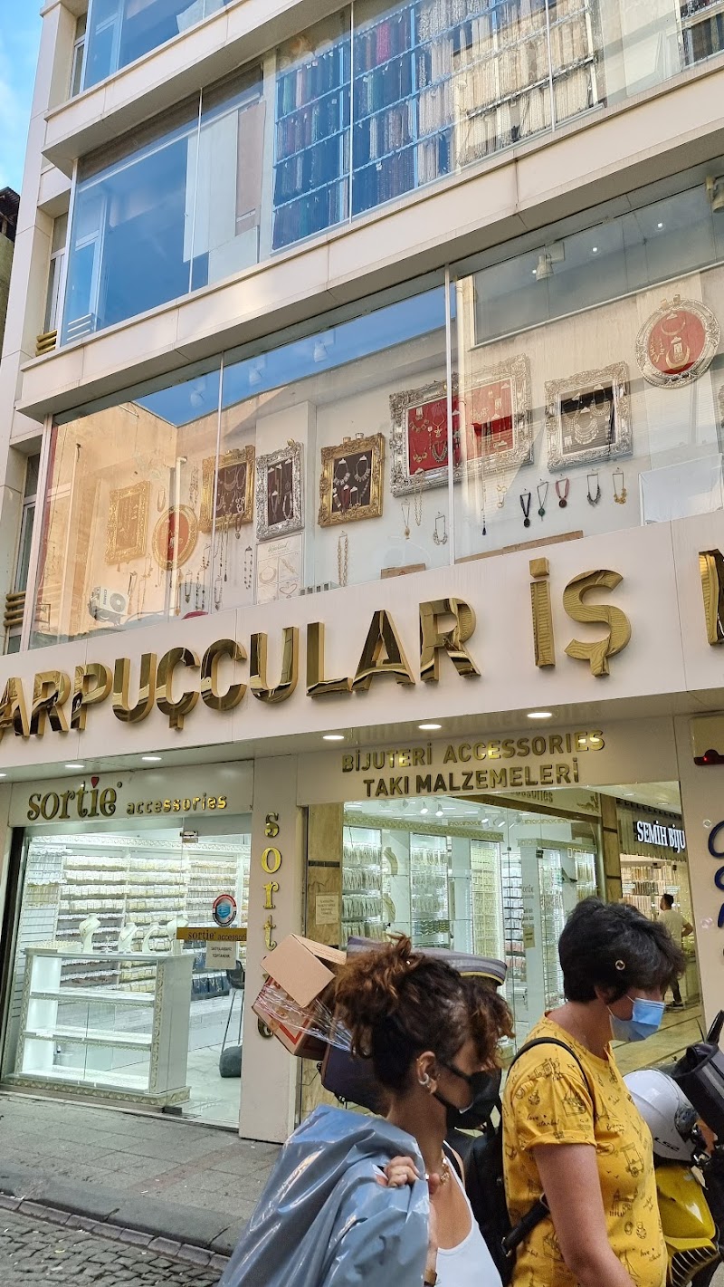 Marpuççular İş Merkezi