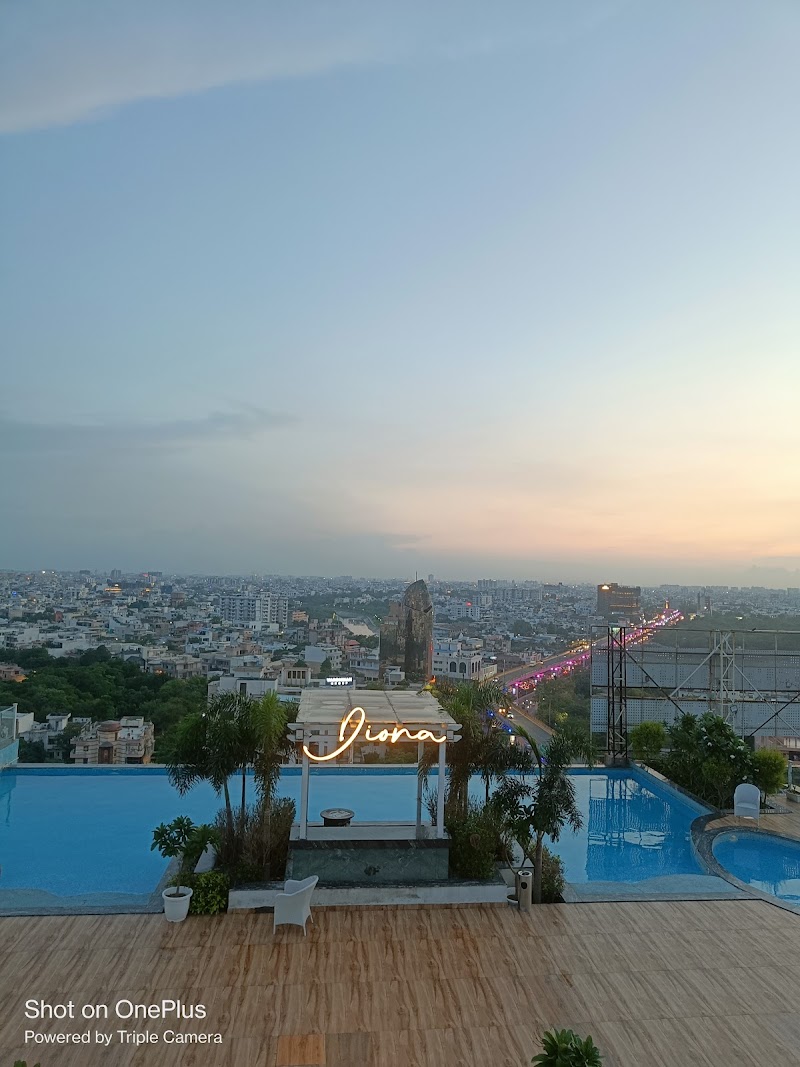 Diona - Ale Works | Kitchen | Bar