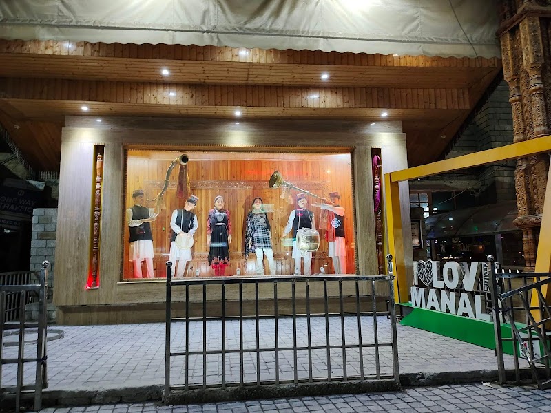 Manali Mall Market