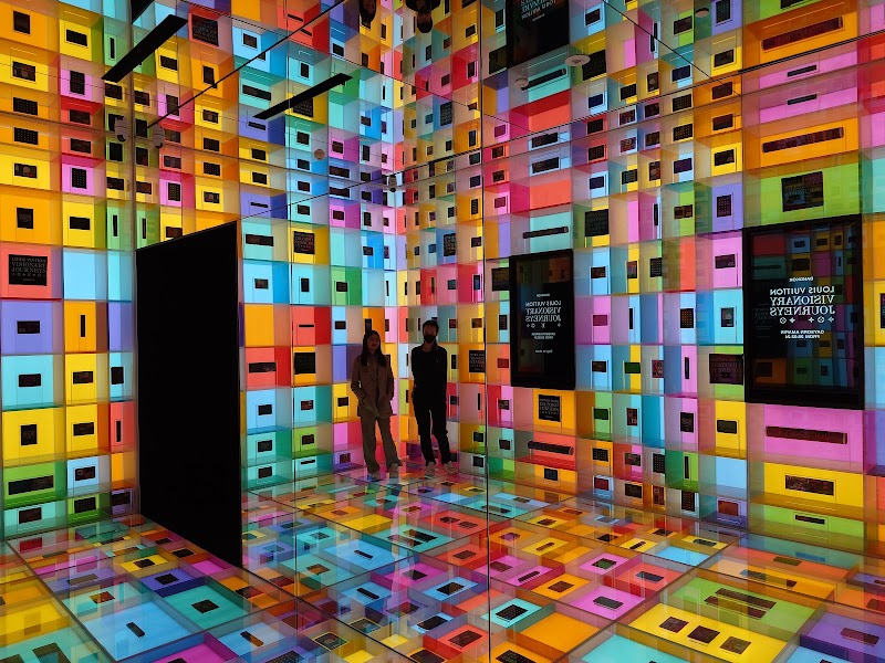 LV The Place Bangkok - Louis Vuitton Visionary Journeys