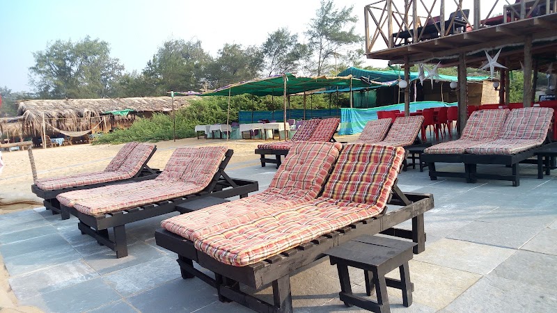 MAMA CECELIA'S BEACH CAFE