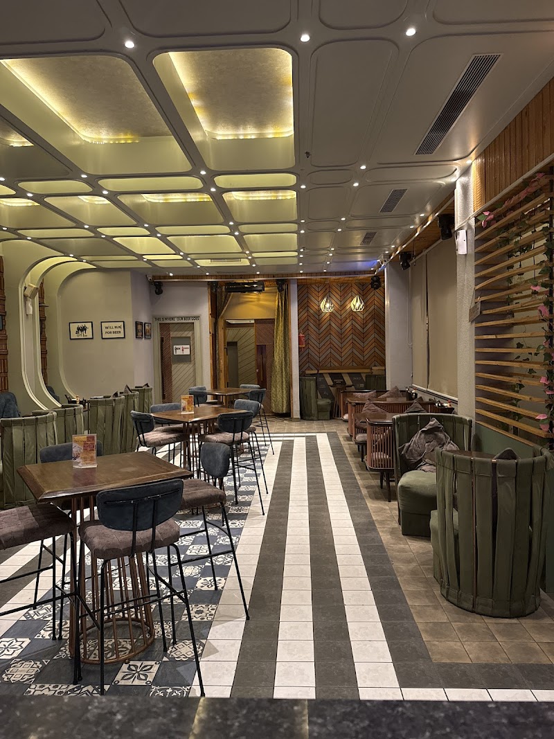 Brewlicious Rooftop Bar Restaurant in Jaipur