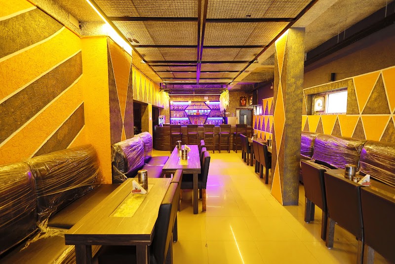 Four Quarter's Lounge Bar/Family Bar