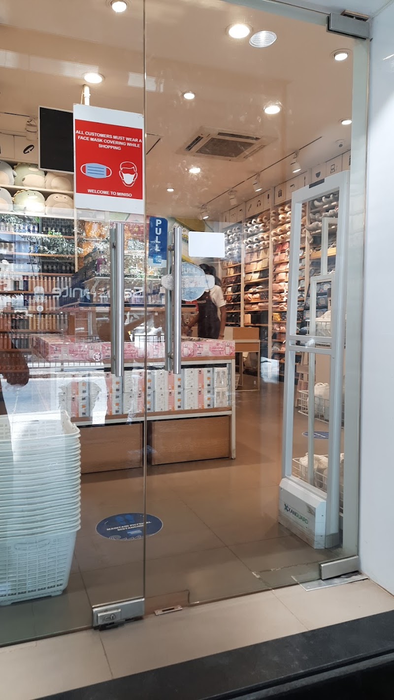 MINI-SO, Colaba Causeway