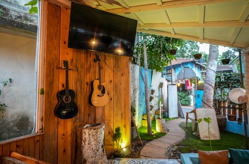 Anjoned Hostel & Cafe