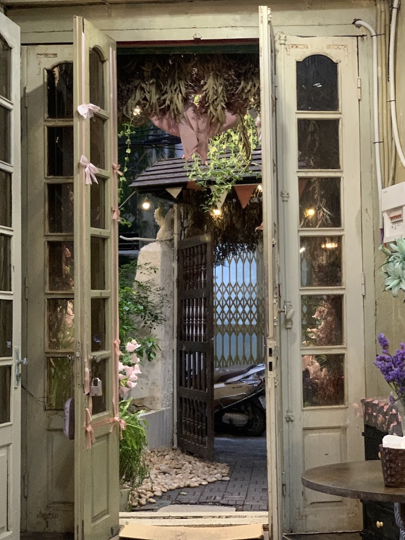 Chờ một người kafe