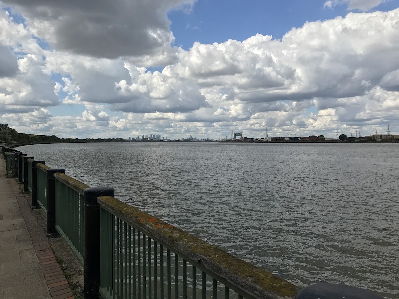 Thames Path Steps To/From Thamesbank Place