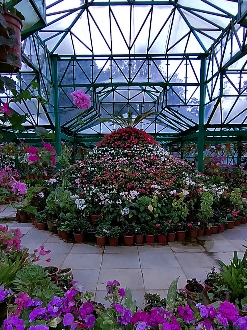 Govt Botanical Garden Ooty Car parking