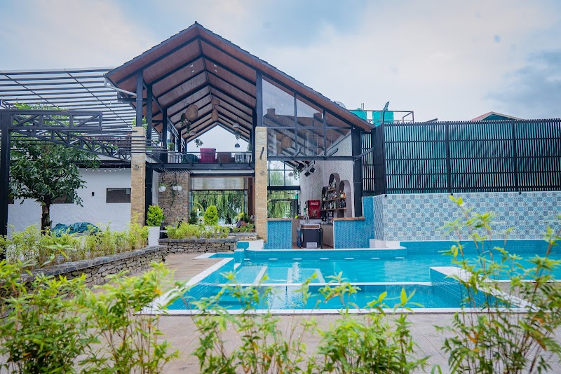 Majestic Lake Front Hotel & Suites