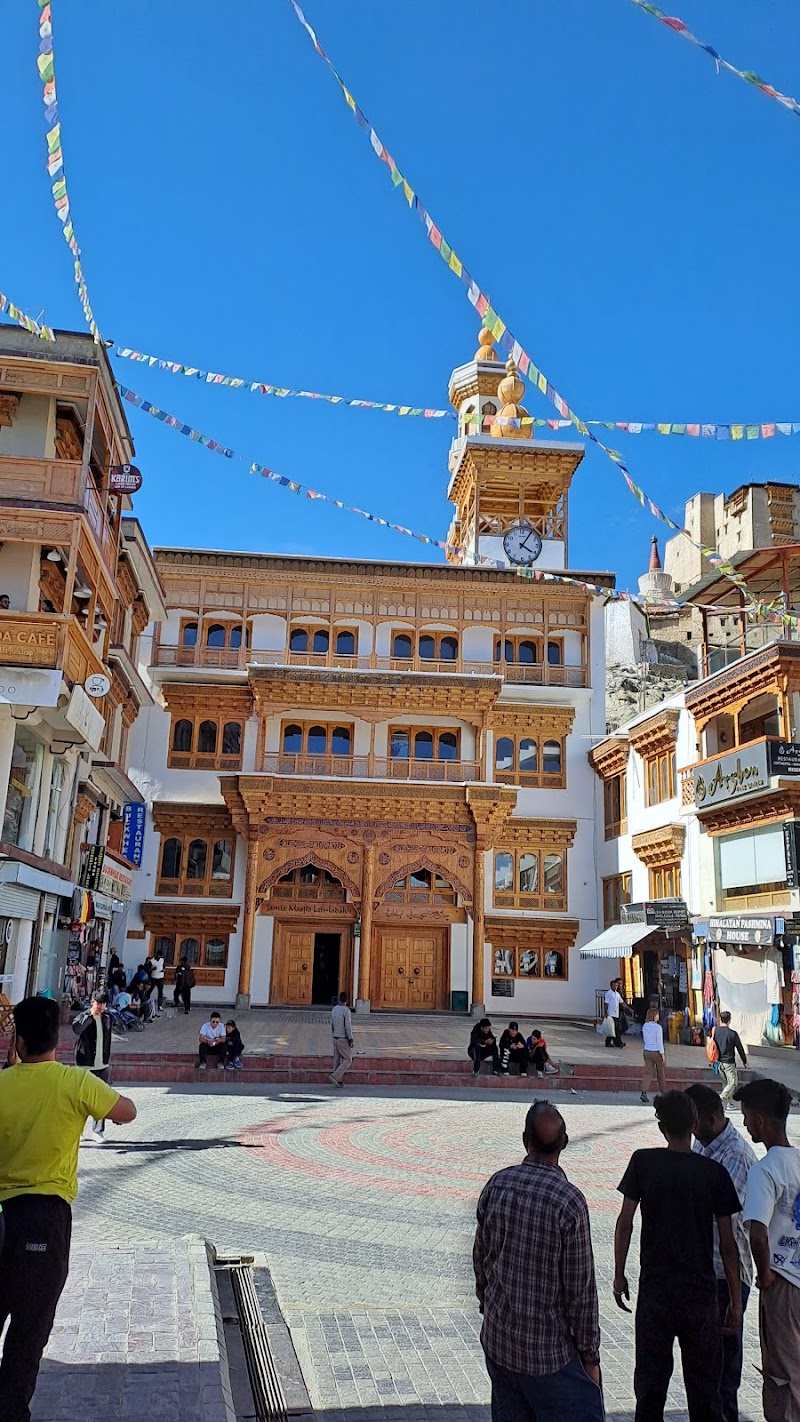 Masjid shareef skampari