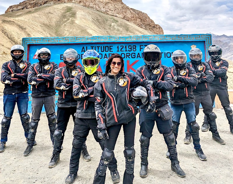 Mototour Ladakh / Himalayas Motorcycle Expedition in India