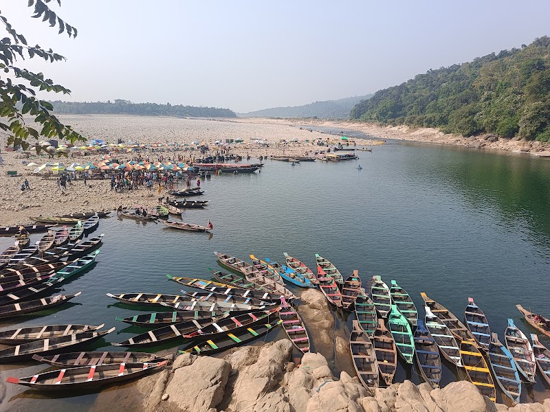 Riverside Umngot Dawki Camping