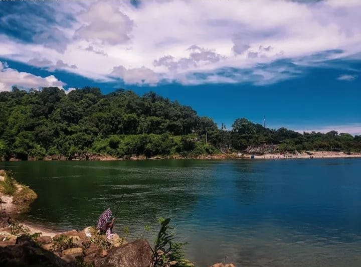 Boating at Umngot River Via Dawki
