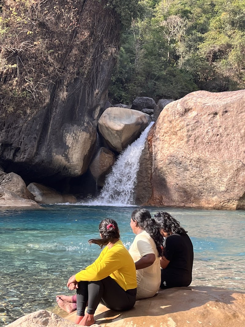 El Waterfall and Natural Swimming Pool (Blue Lagoon)